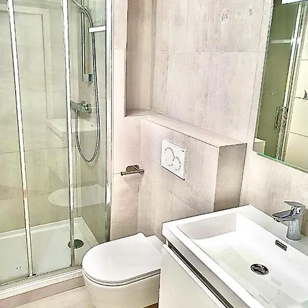Hotel La-haut Annecy