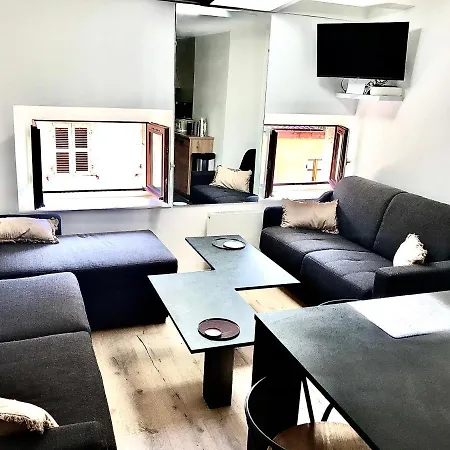 La-haut فندق آنسي